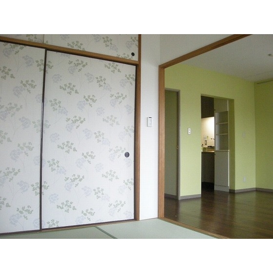 モンティクロ弐番館401号室 内観