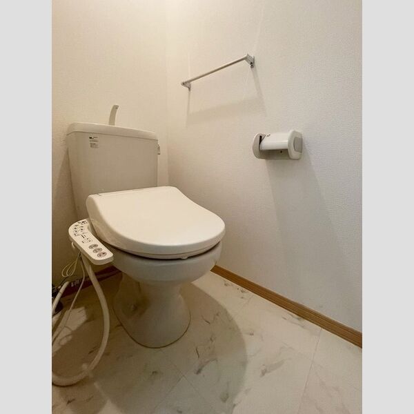 シャインローズ203号室 温水洗浄暖房便座