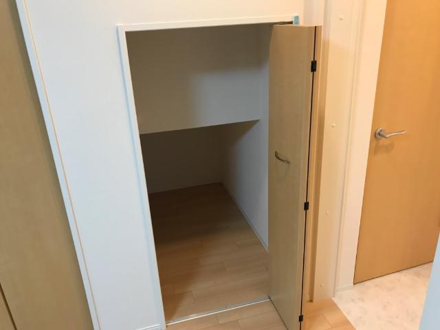 オリーブヴィラ湘南 階段下