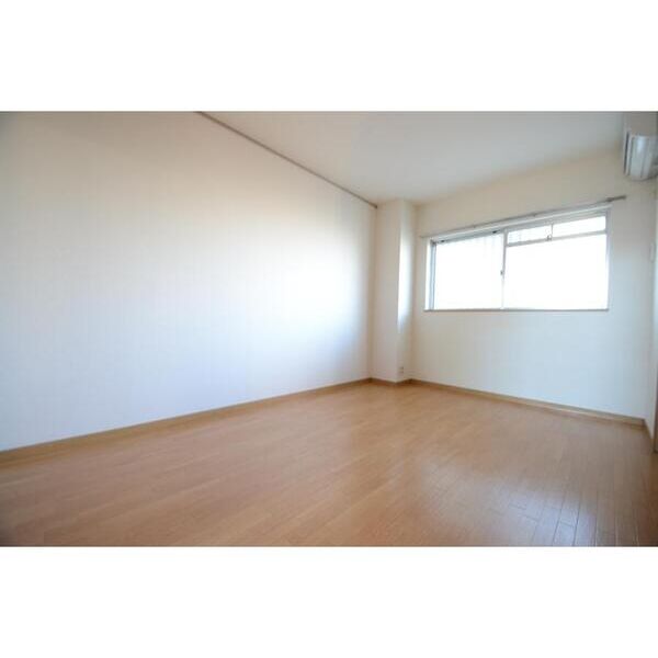 エントピアハウス305号室 リビング