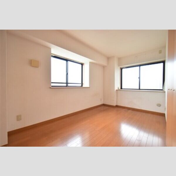 ベルシャイン厚木305号室 居室