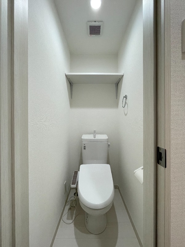 マーレ練馬高野台1階 トイレ