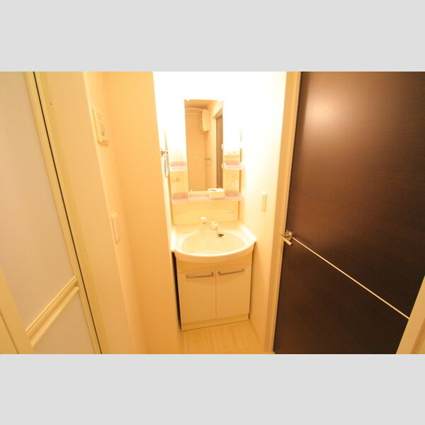 Residence Kamiya 洗髪洗面化粧台