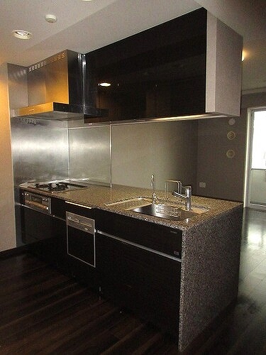 ライオンズ横浜ポートサイド4階 キッチン　※2024年9月撮影