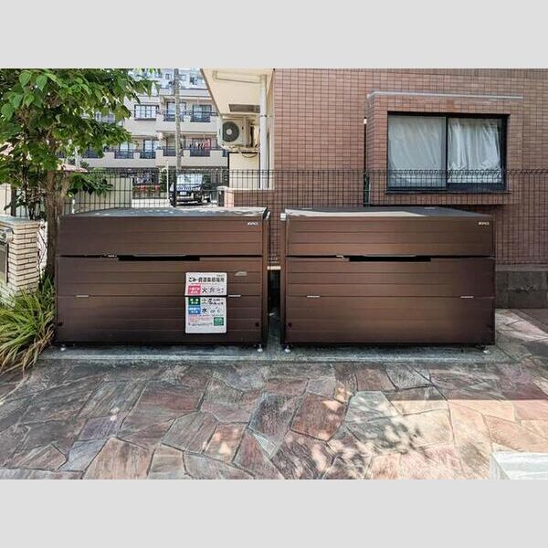 ソフィアウエスト ゴミ置き場