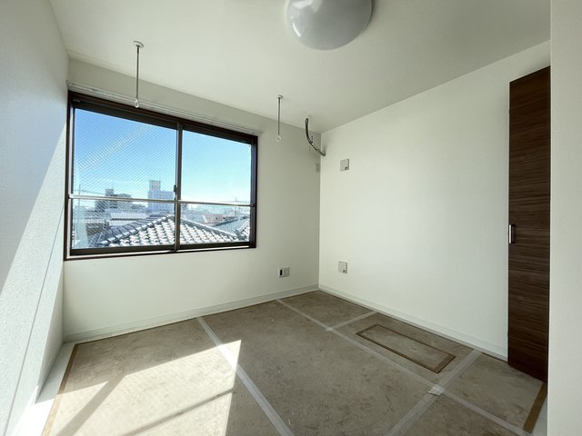 ＰＩＮＥＳ平和台0301号室 リビング