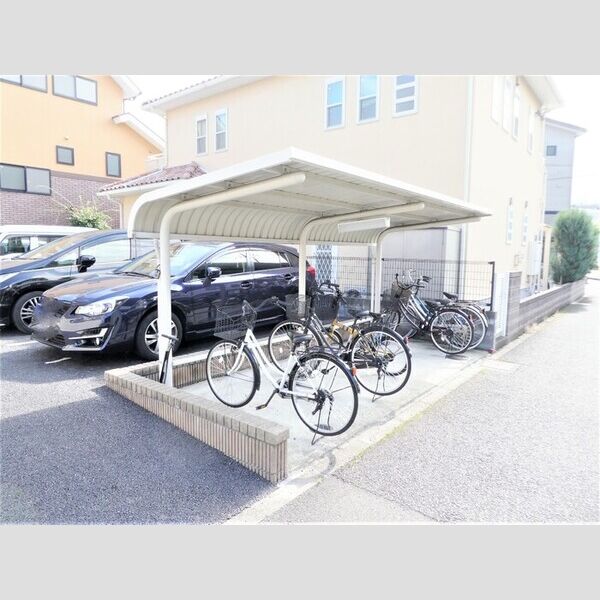ガーデンヒルズ 駐輪場