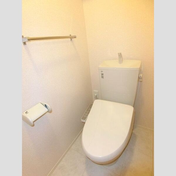 ポゥローニア湘南301号室 温水洗浄暖房便座