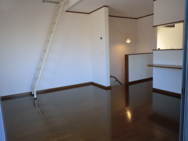 ロンウェル菊名　Ａ棟 天井が高く2面採光！開放感あります！