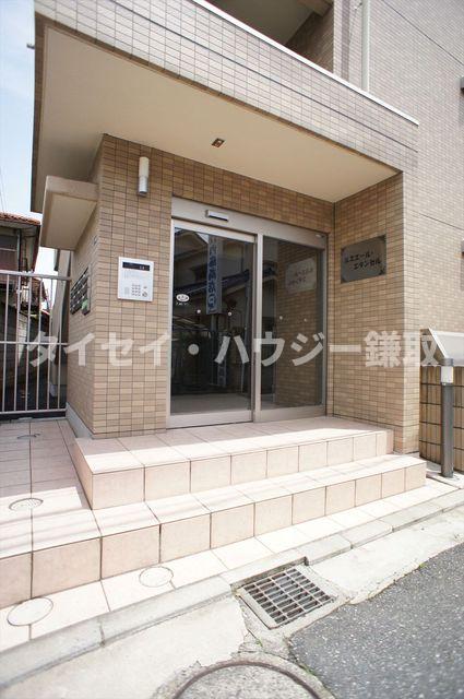 ルミエール・エタンセル0202号室 オートロック付きエントランス