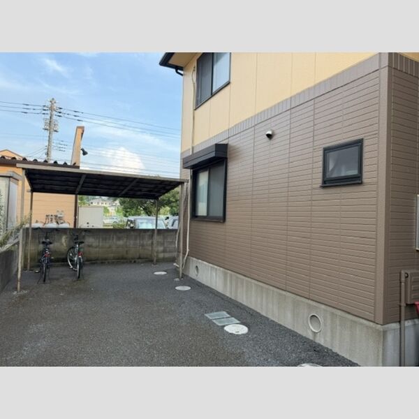フラット南大野202号室 駐輪場