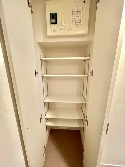 レジディア高円寺2階 収納