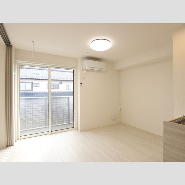 フェリーチェ　B棟201号室 リビング(別角度②)