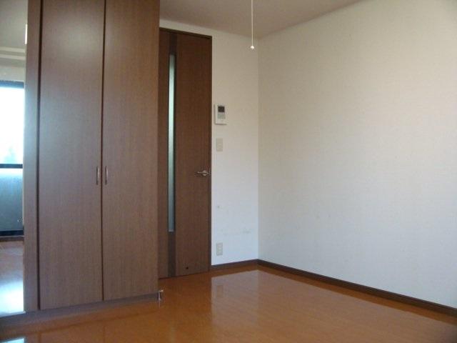 ソレイユ御幸105号室 洋室