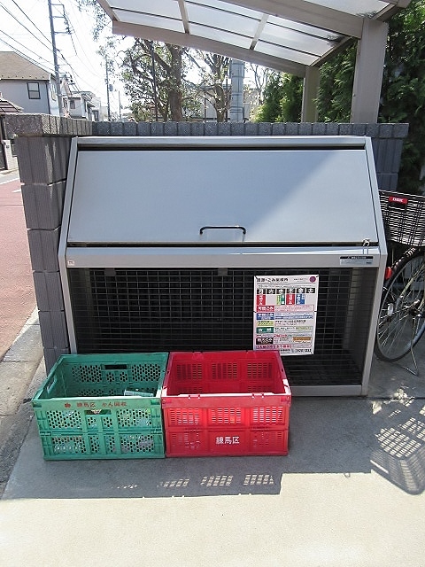 ライフ・ステージ0103号室 ダストBOX