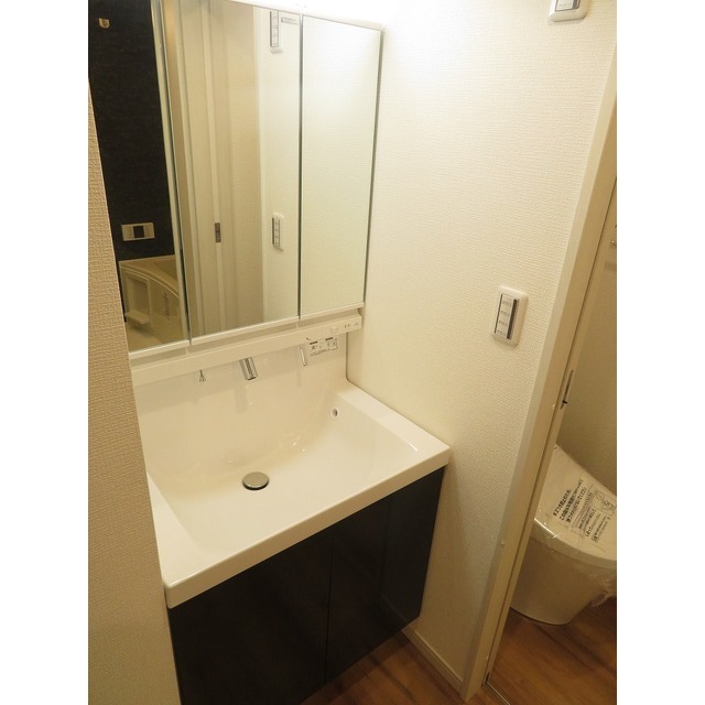 グランドール北綾瀬0303号室 同建物別部屋の参考画像