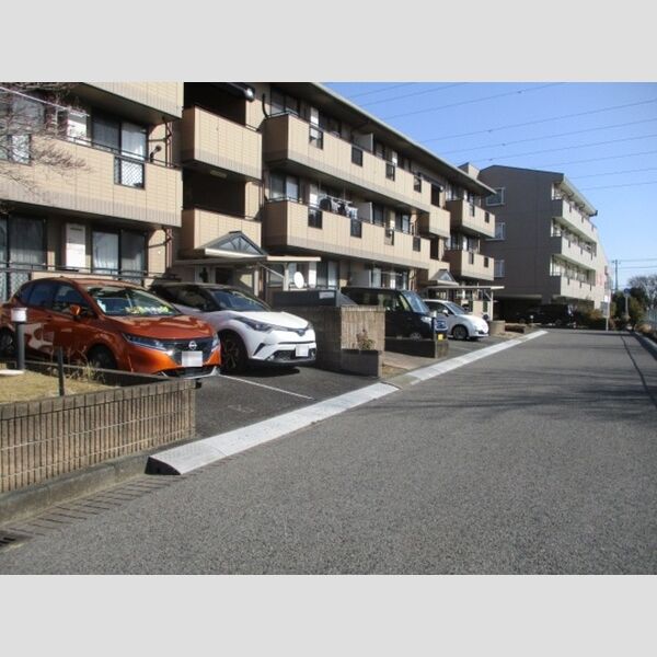 ファーストターフ鎌取　C305号室 駐車場