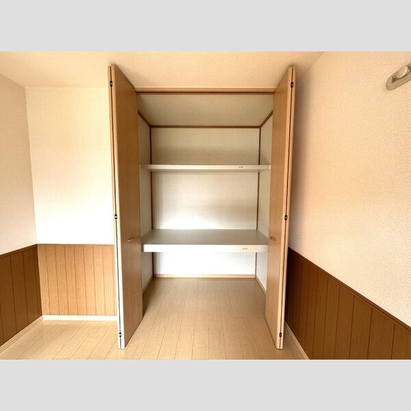 クレールルピナスA・B 収納