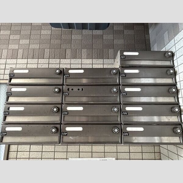 KM・スプリングス203号室 集合ポスト