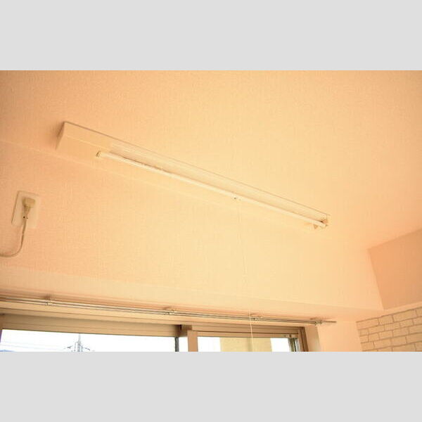 アルカータ壽　(住居部分)302号室 室内物干