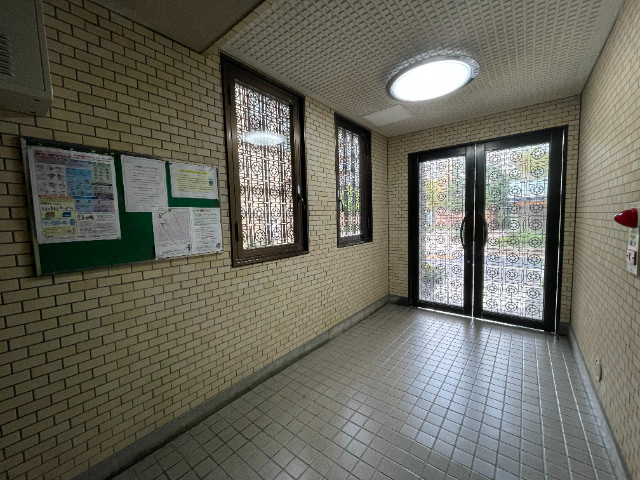 ドミール十条4階 エントランス