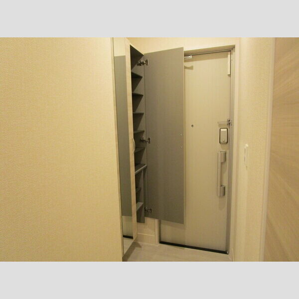 ガルデ妙典103号室 トールシューズBOX