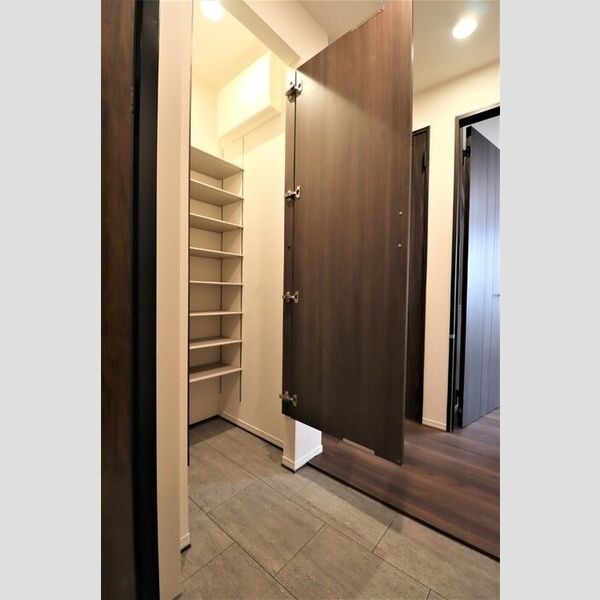 オルテンシア305号室 玄関