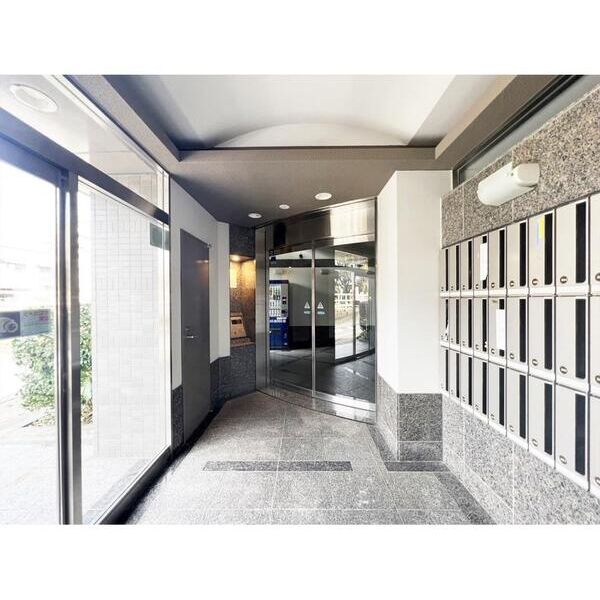 ヴァンヴェール府中211号室 エントランス