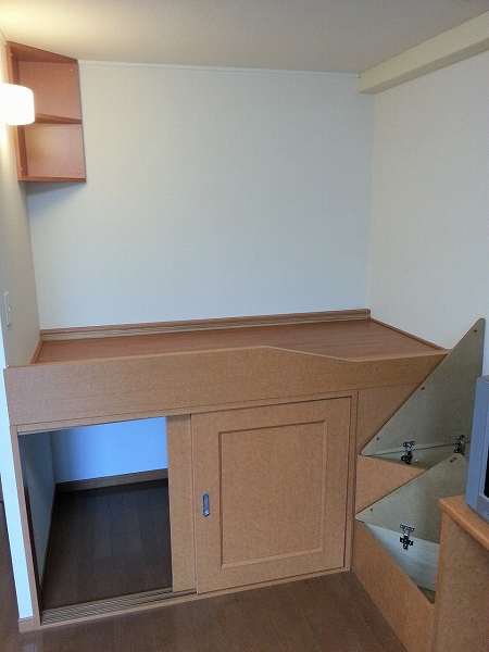 レオパレスパインマノワール 寝室