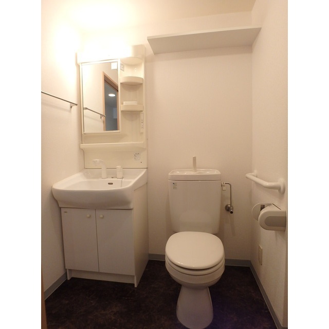 ブレクレール湘南206号室 内観