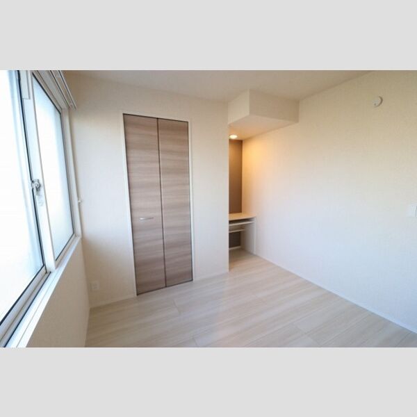 ル・グランⅢ202号室 洋室　5帖