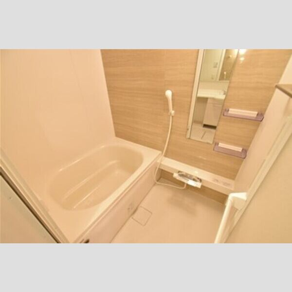 ルミエール本厚木205号室 バス