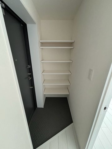 コンフォートわせだ201号室 玄関