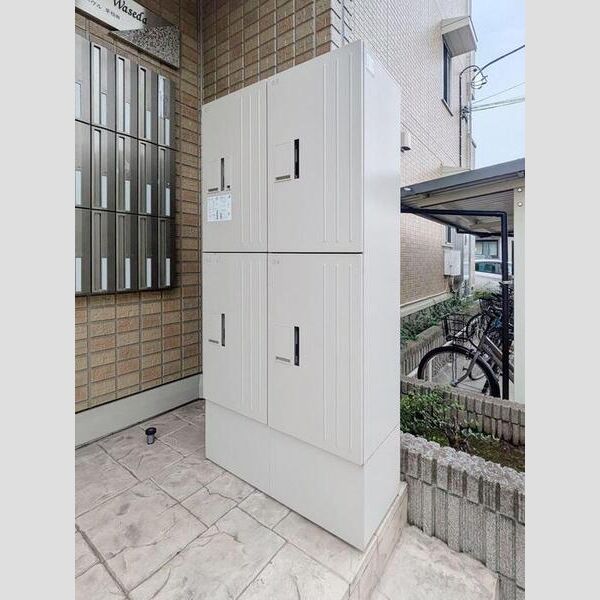 ヴァンヴィーブル早稲田302号室 宅配ボックス