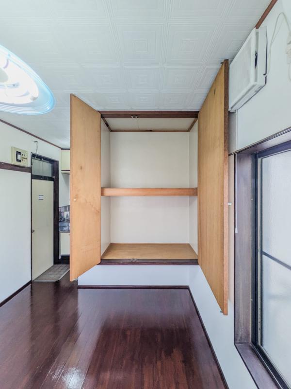 リバーメゾン狛江(旧第六ハイツ三正)2階 玄関