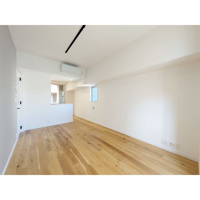 オーパスホームズ八丁堀0601号室 リビング