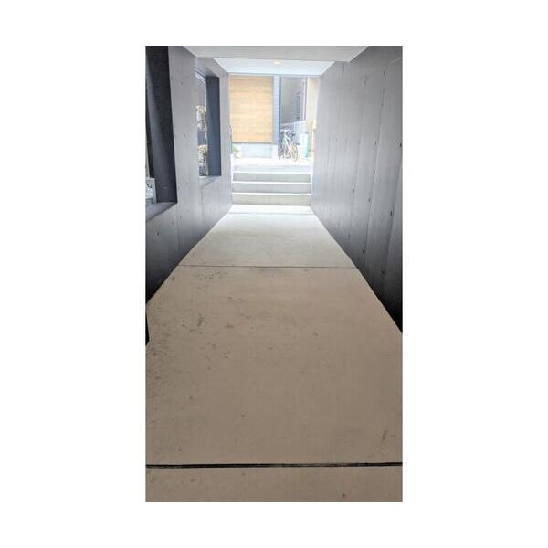 Monologue エントランス