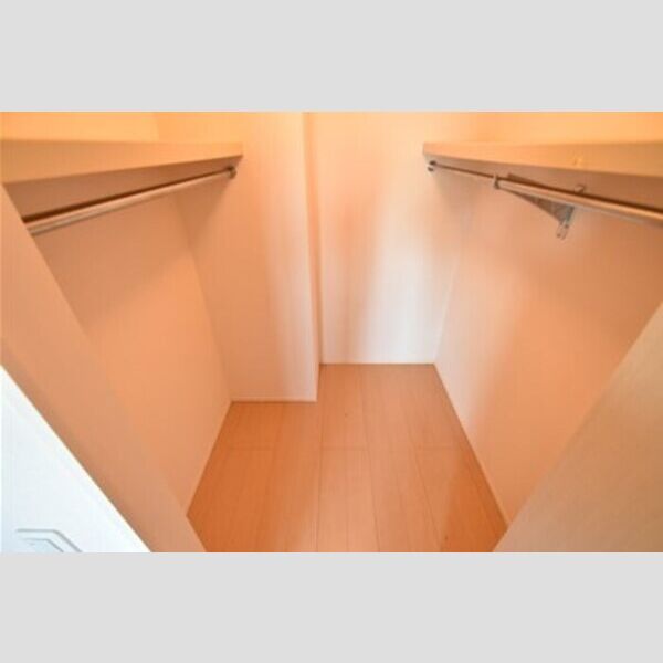 モナリエ稲荷森 ウォークインクローゼット