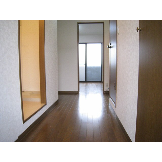 アンプルールリバーサイド 内観