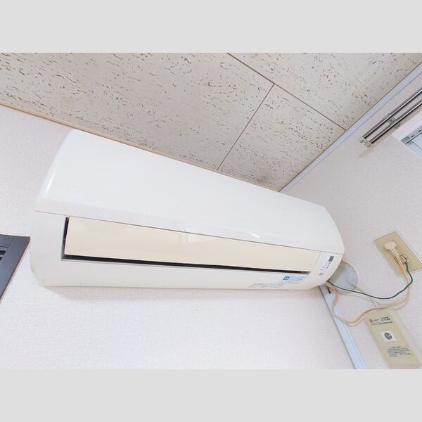 TAP滝本ハイツ103号室 エアコン2