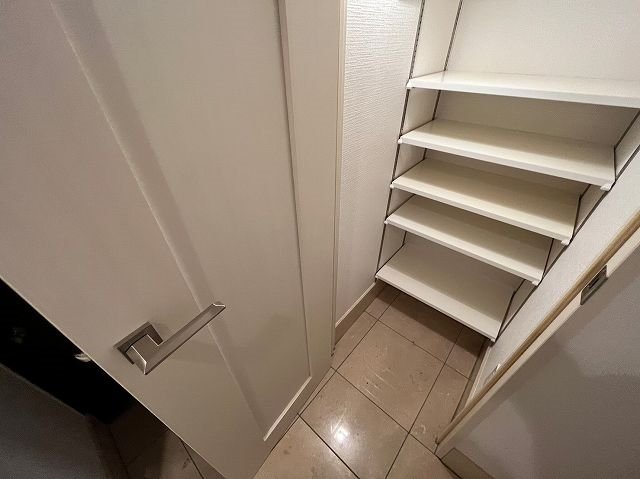 ローレルアイ東中野 玄関