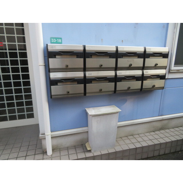 シエスタアイリス1階 郵便ポスト