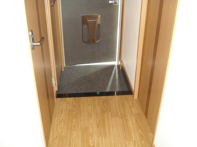 フリージャー茅ヶ崎 玄関