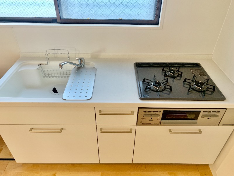 リッチハイツ南行徳Ⅱ ３口コンロ＋グリル付