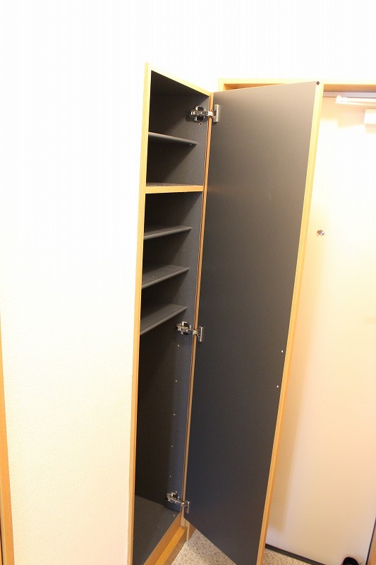 アールブラン2階 収納