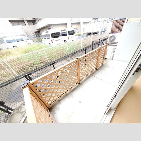 ウィスタリア　F101号室 テラス