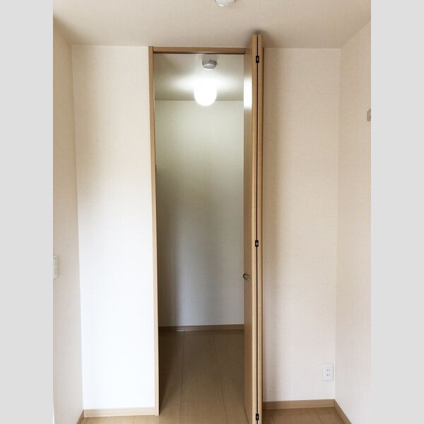 花水木　I ウォークインクローゼット