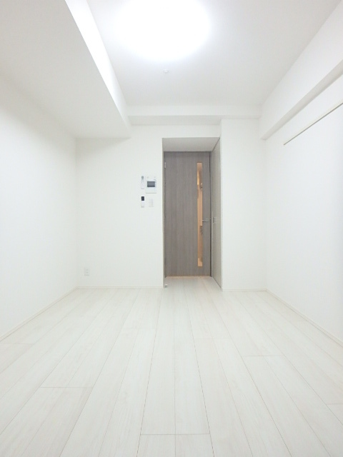 グランド・ガーラ横浜新子安10階 広くて明るい寝室