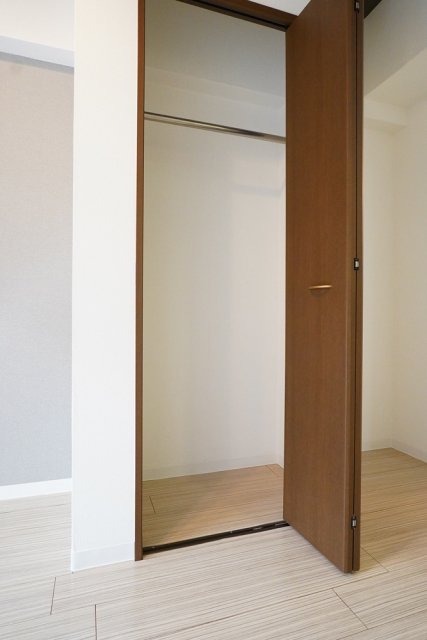 ロイヤルレゾン2階 クローゼット