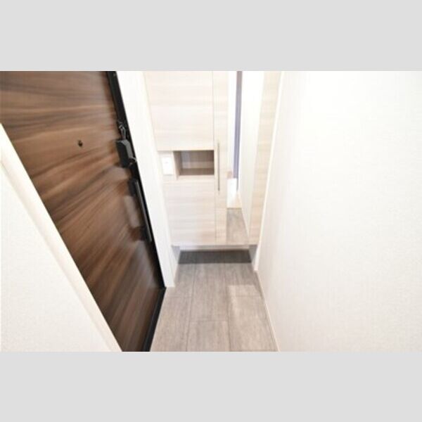 Same sky301号室 玄関